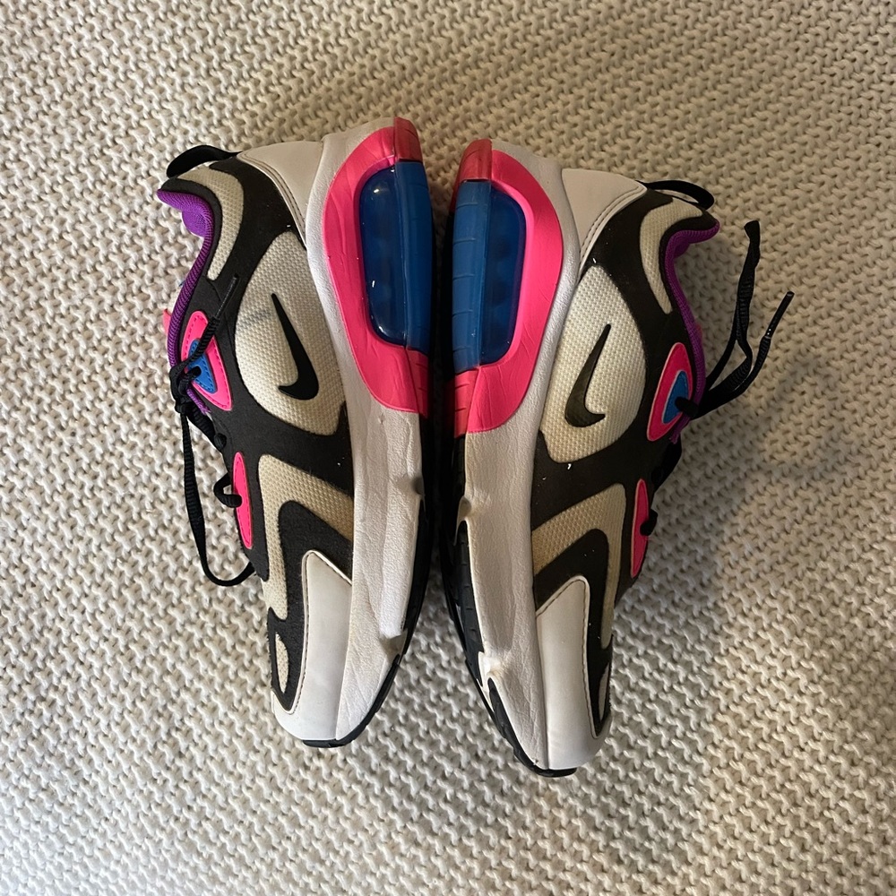 NIKE Air Max 200 - Picture 7 of 10